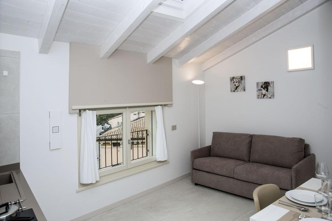 Camelot Appartamenti - Business E Holiday Сан-Мартино-Буон-Альберго Экстерьер фото