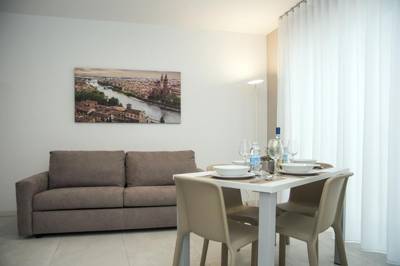 Camelot Appartamenti - Business E Holiday Сан-Мартино-Буон-Альберго Экстерьер фото