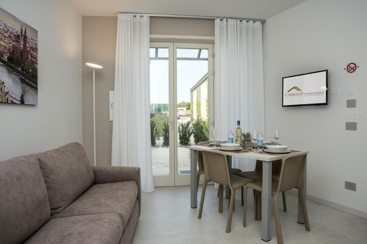 Camelot Appartamenti - Business E Holiday Сан-Мартино-Буон-Альберго Экстерьер фото