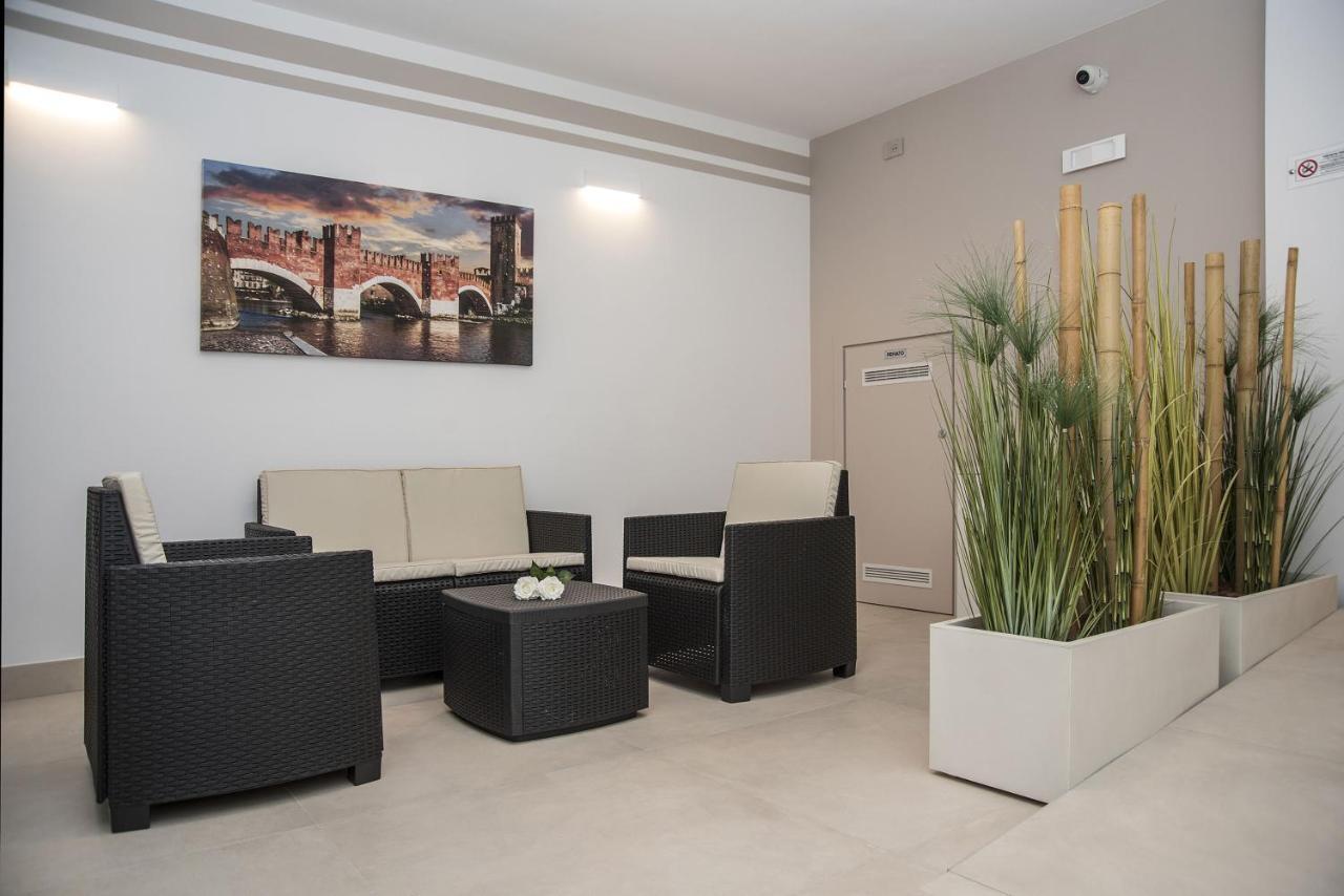 Camelot Appartamenti - Business E Holiday Сан-Мартино-Буон-Альберго Экстерьер фото