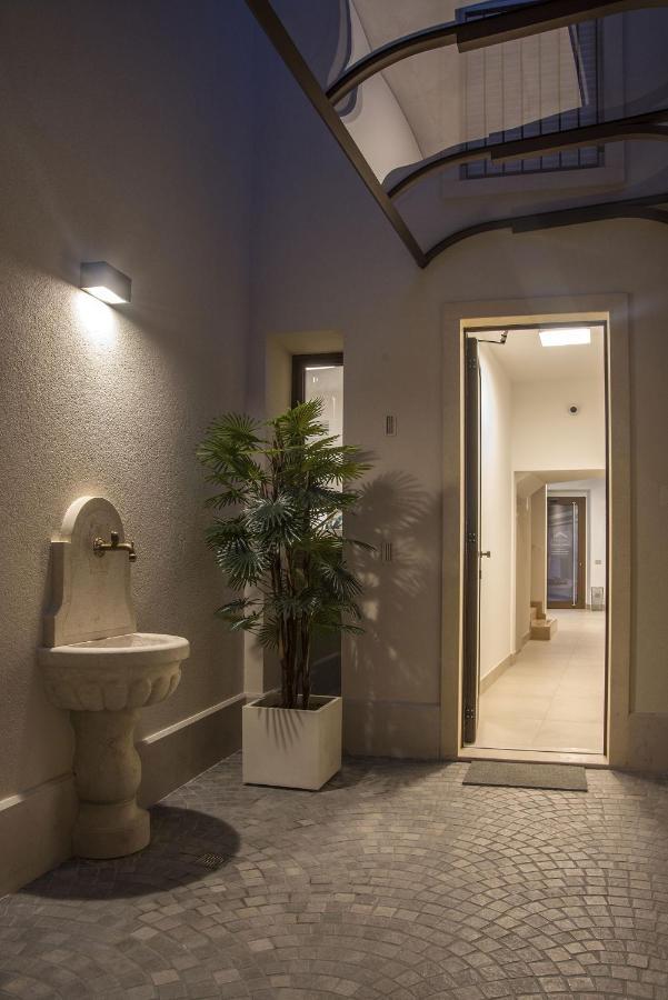 Camelot Appartamenti - Business E Holiday Сан-Мартино-Буон-Альберго Экстерьер фото